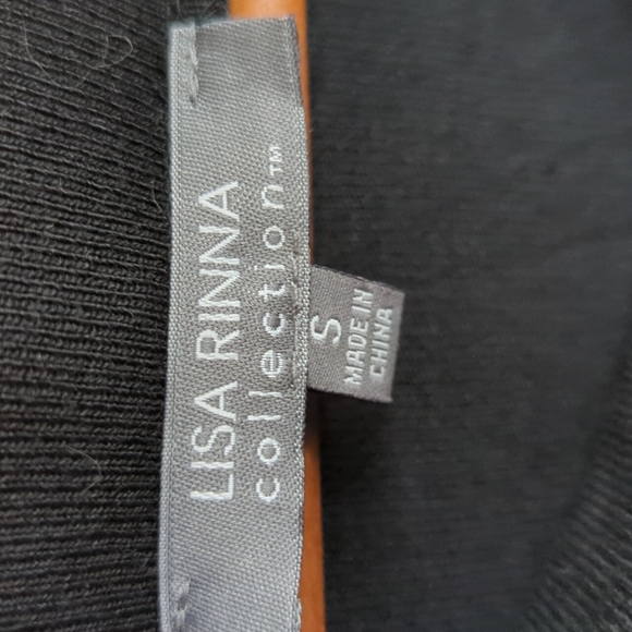 Top Lisa Rinna Cold Shoulder - Picture 4 of 10